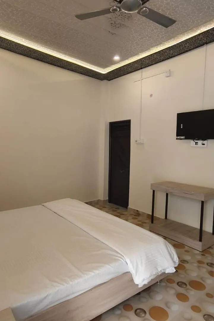 Guest house The Anandvan Palace- 300 Meter From Harishchandra Ghat Varanasi